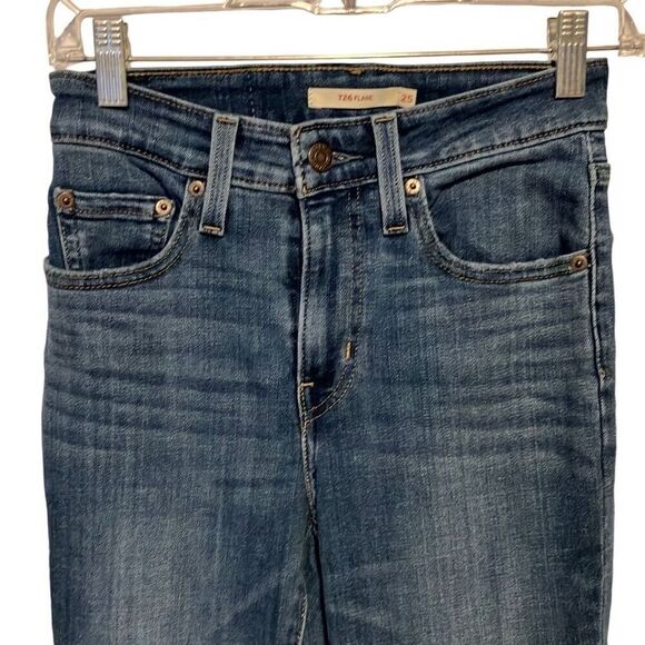 Levi's 726 High Rise Zip-Fly Flared Leg Denim Jeans Dark Wash Size 25 - Picture 3 of 5